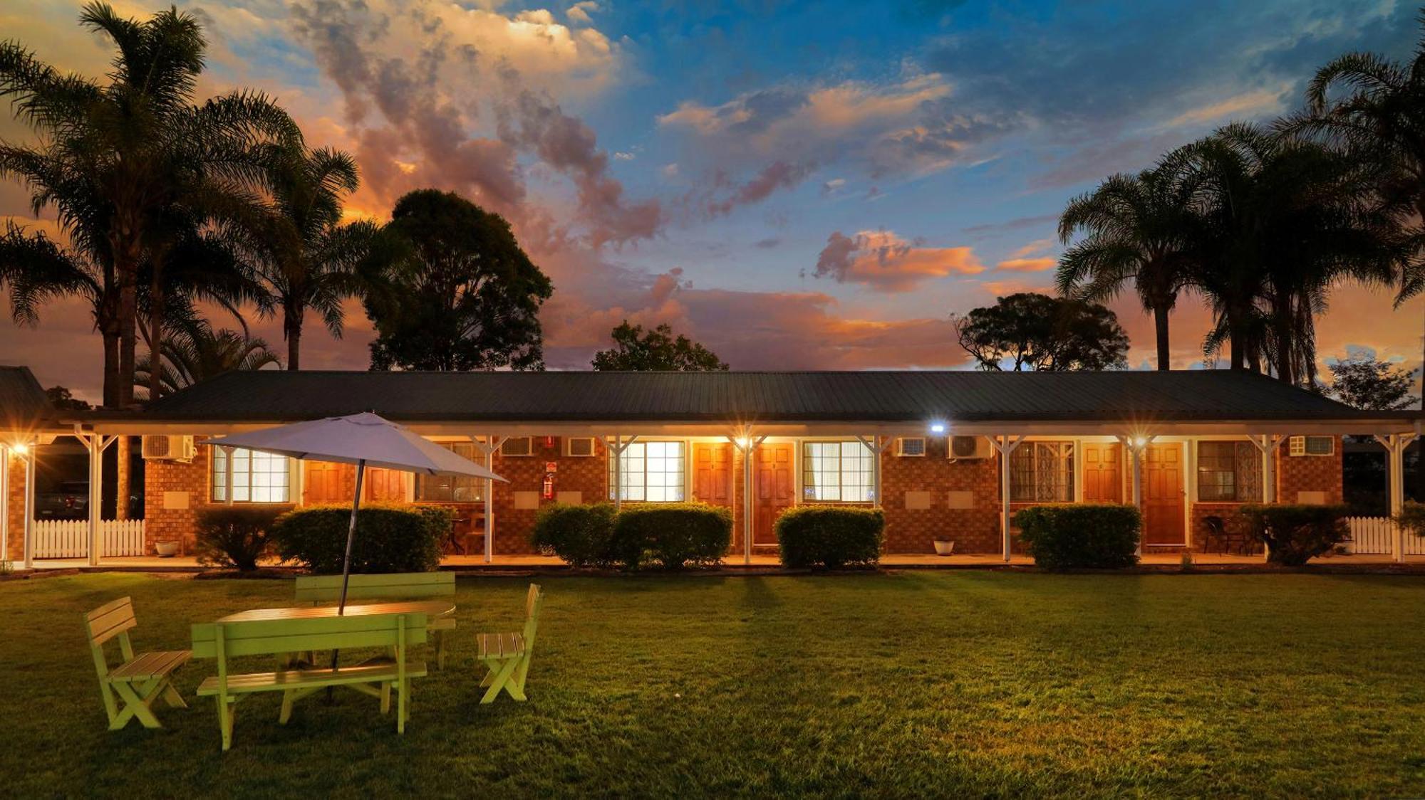 Koorawatha Homestead Motel Bororen Eksteriør billede